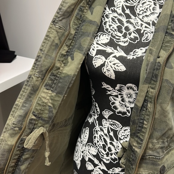 Lucky Brand Camo Jacket - Picture 3 of 12